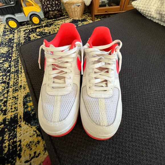 Crimson AF1 size 9.5 - Picture 3 of 5